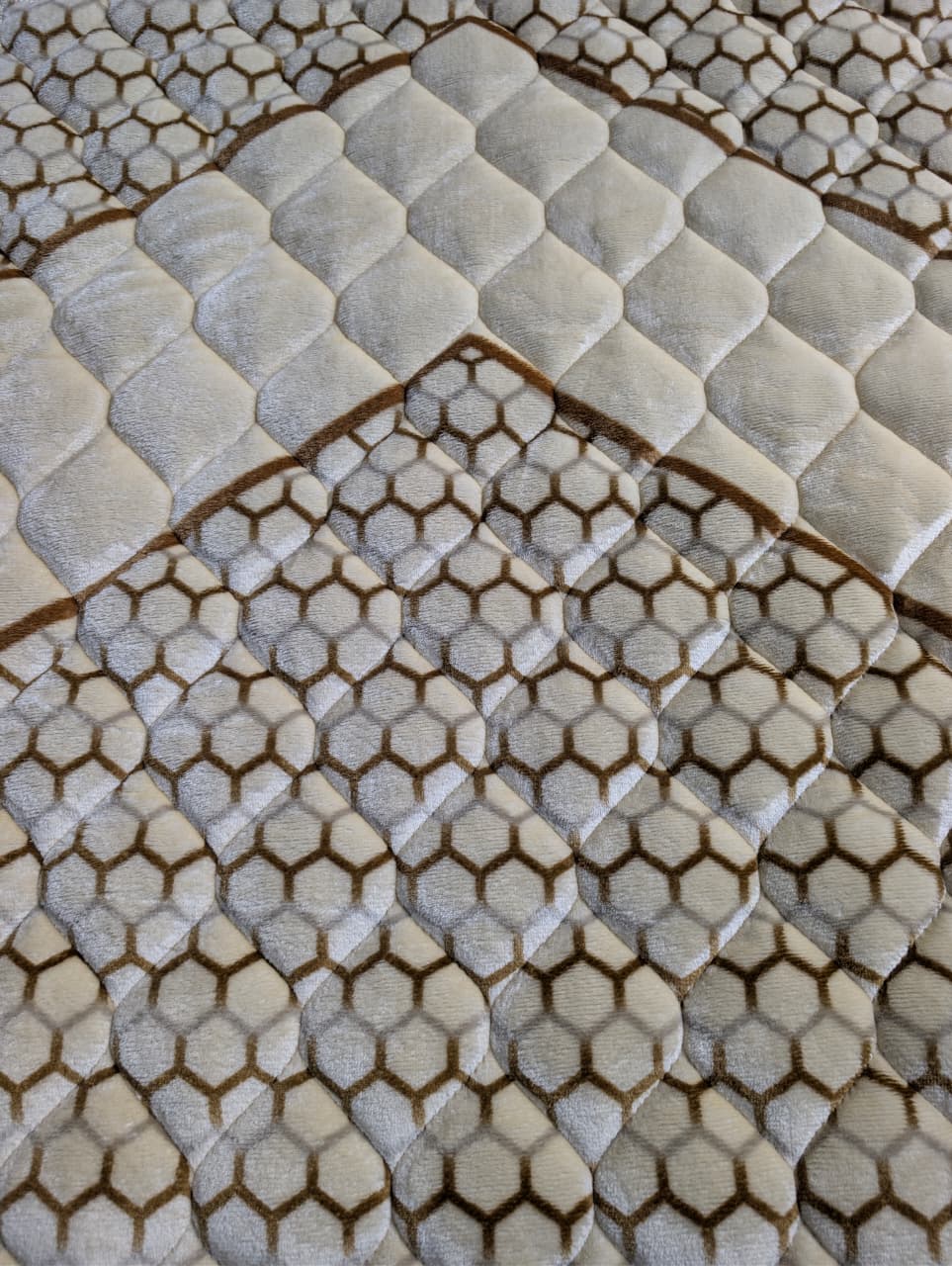 The Velvet Honeycomb Quilted Janamaz prayermat 75x120 cm Design - 1